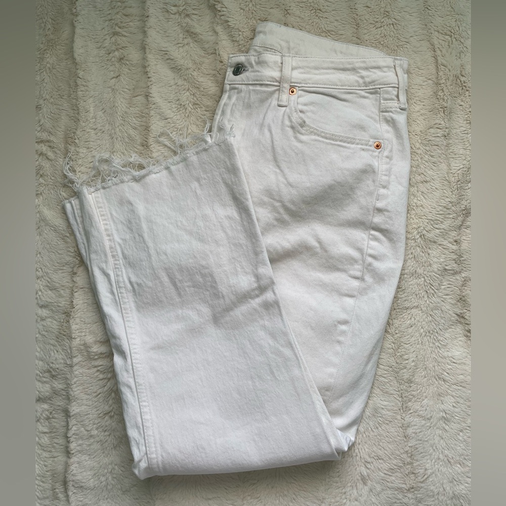White Jeans with Distressed Hem